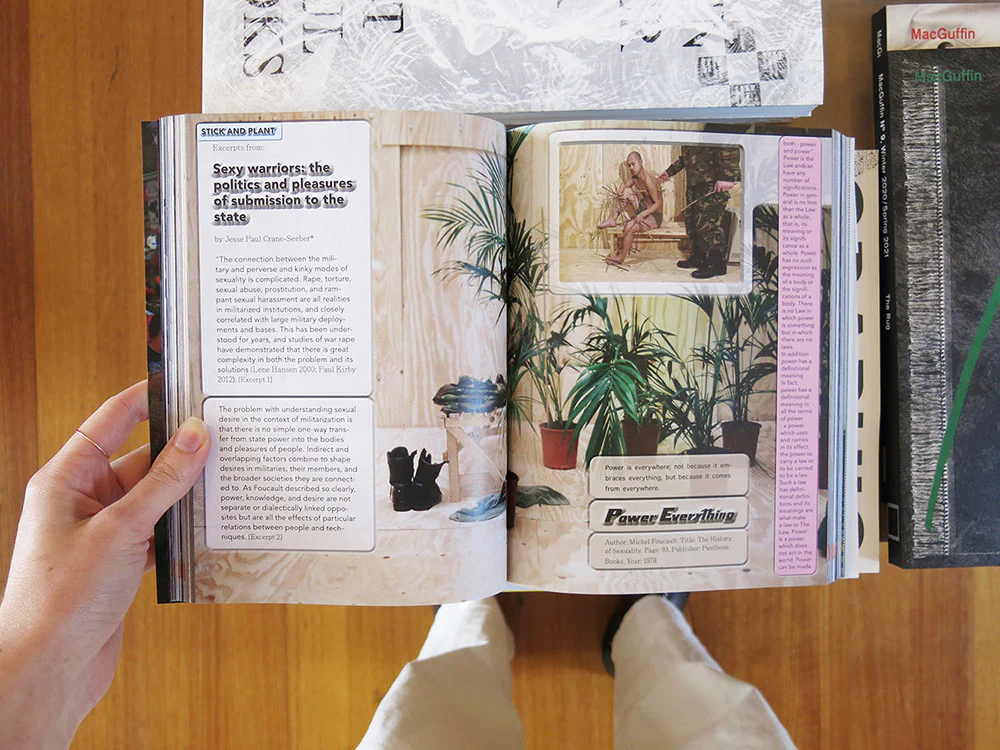 Anne De Vries (ed.) – Deep Scroll - Image 5