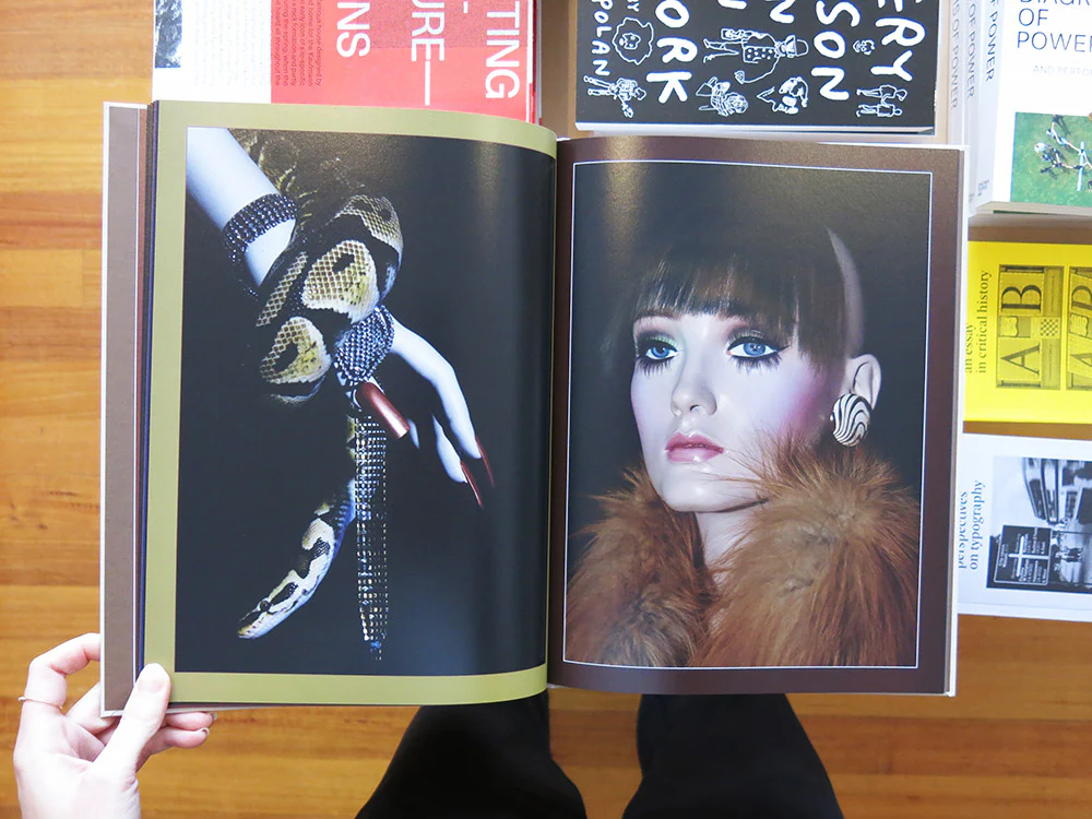 Carlijn Jacobs & James Chester – Mannequins - Image 4