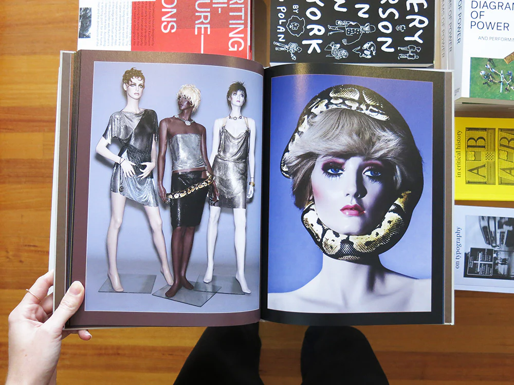 Carlijn Jacobs & James Chester – Mannequins - Image 5