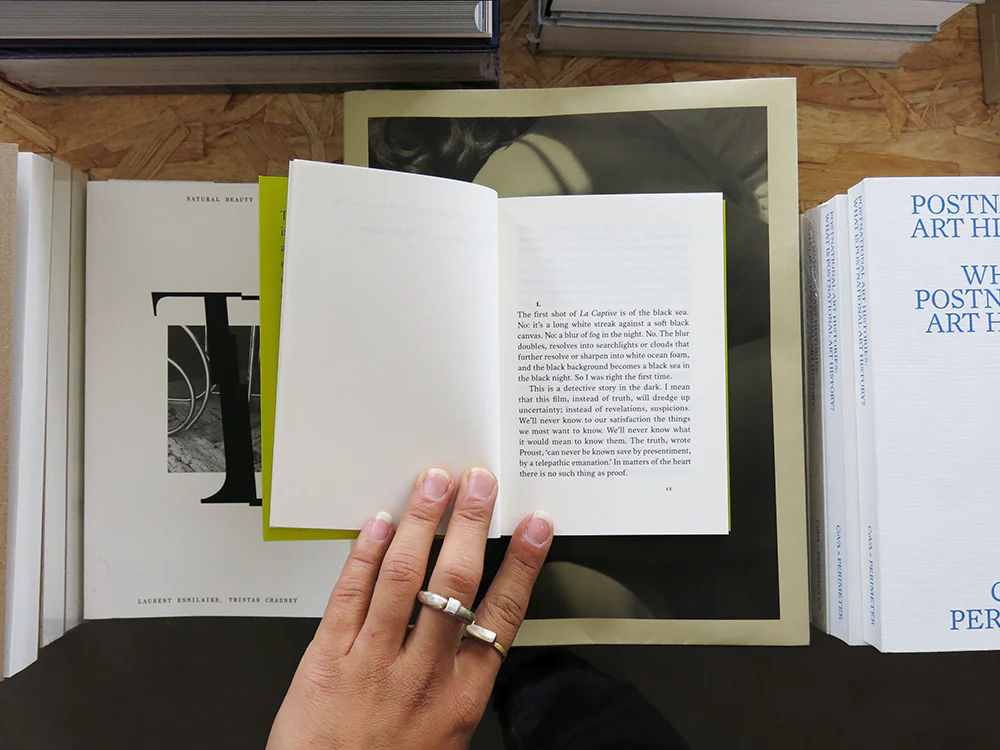 Christine Smallwood – La Captive - Image 4