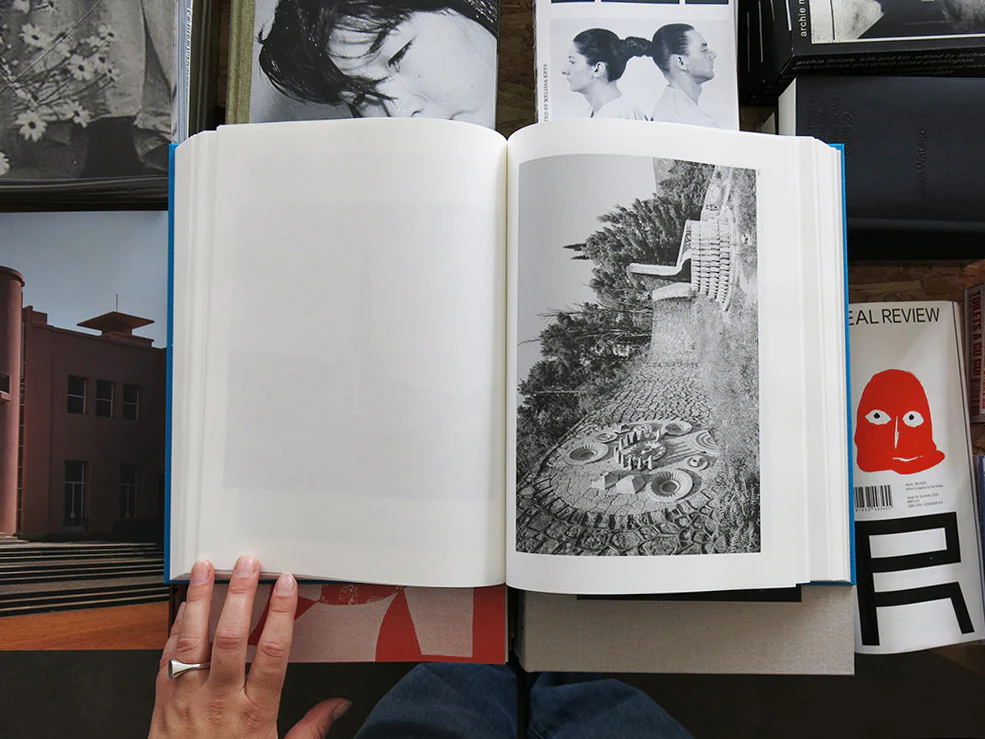Jan Kempenaers – Memorials - Image 10