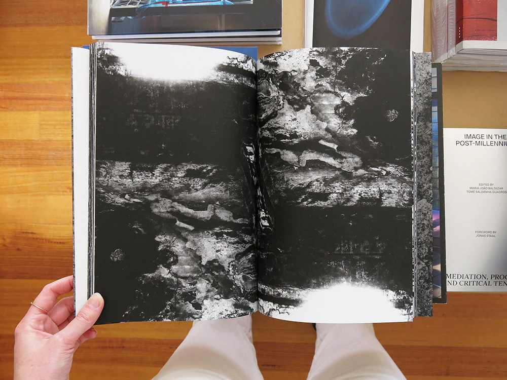 Kikuji Kawada – Chizu [Maquette Edition] - Image 4