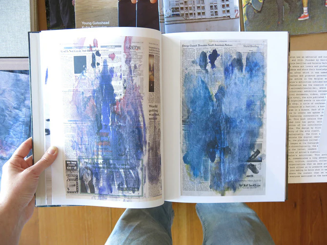 Kim Gordon – Performing/Guzzling - Image 3