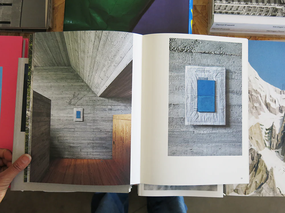Mark Manders – House with All Existing Words. An exhibition in Juliaan Lampens’s Woning Van Wassenhove - Image 2
