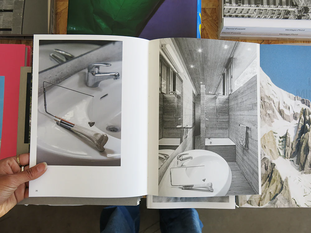 Mark Manders – House with All Existing Words. An exhibition in Juliaan Lampens’s Woning Van Wassenhove - Image 3