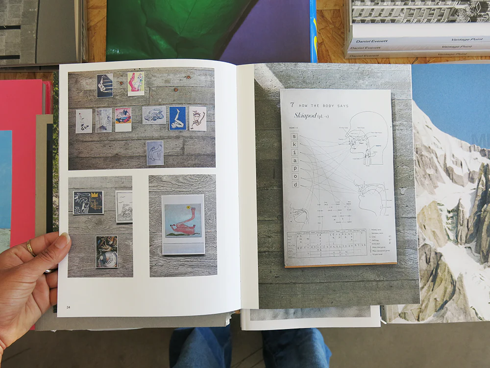 Mark Manders – House with All Existing Words. An exhibition in Juliaan Lampens’s Woning Van Wassenhove - Image 4