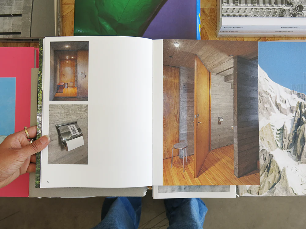 Mark Manders – House with All Existing Words. An exhibition in Juliaan Lampens’s Woning Van Wassenhove - Image 7