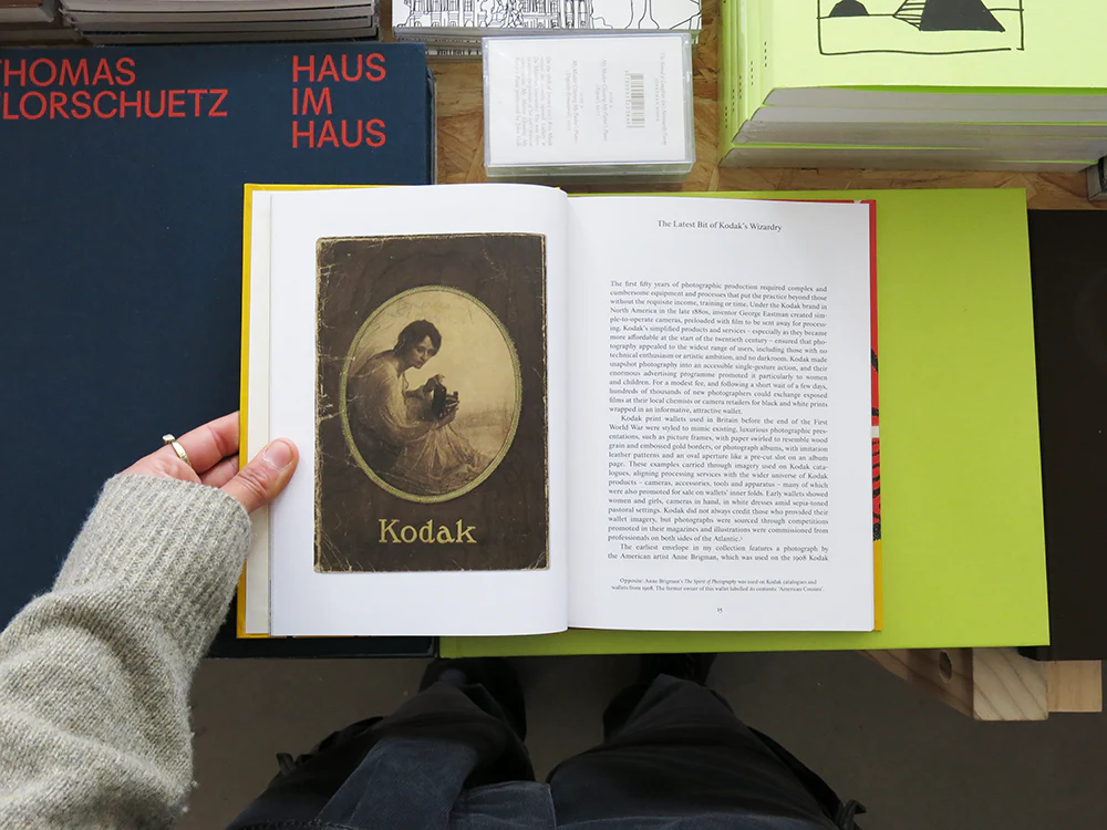 More Than a Snapshot: A Visual History of Photo Wallets - Image 7