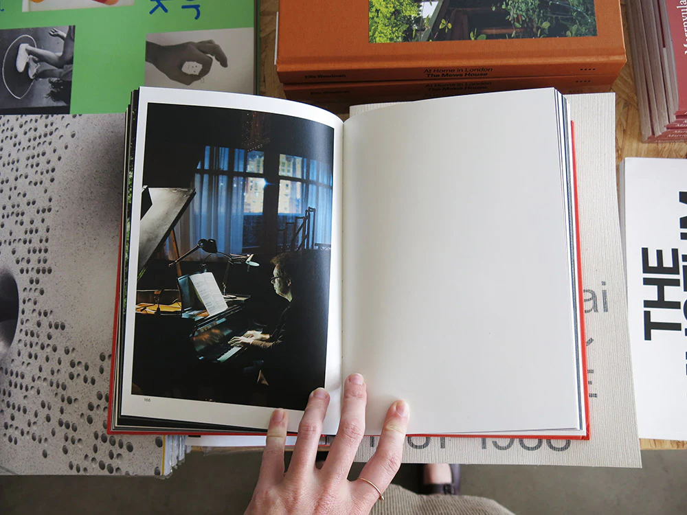 PRE-ORDER: Philippe Parreno: H {N)Y P N(Y} OSIS / Hypothesis - Image 8
